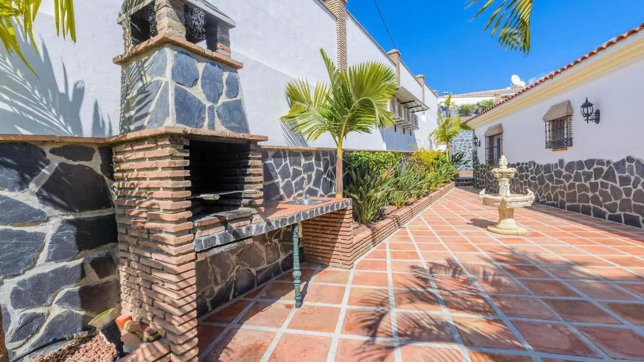 Villa Angelyn Nerja By Ruralidays 0*,